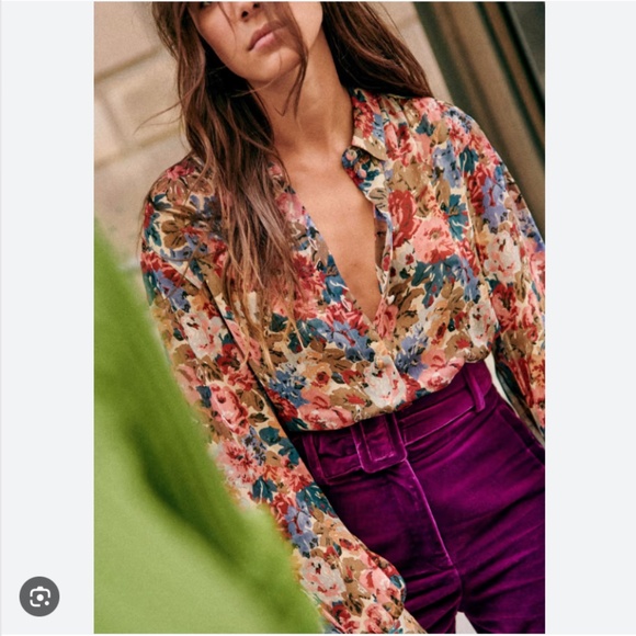 Sezane Tops - NWOT Sezanne Tianna Floral silky button down top with puffy sleeves